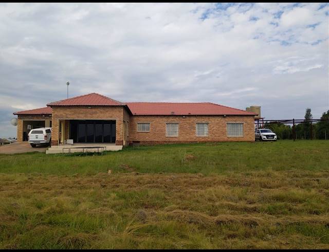 8.80HA FARM FOR SALE IN MAGALIESBURG